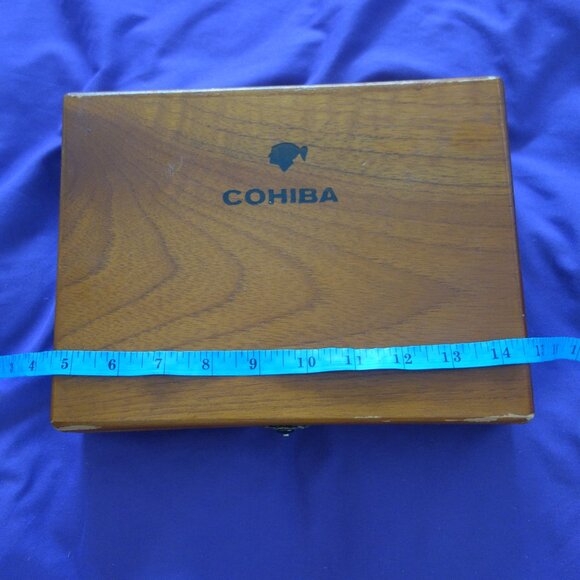 Cohiba Esplendidos Cigar Box *Includes Cigar Box Only-No Cigars* - Picture 8 of 13